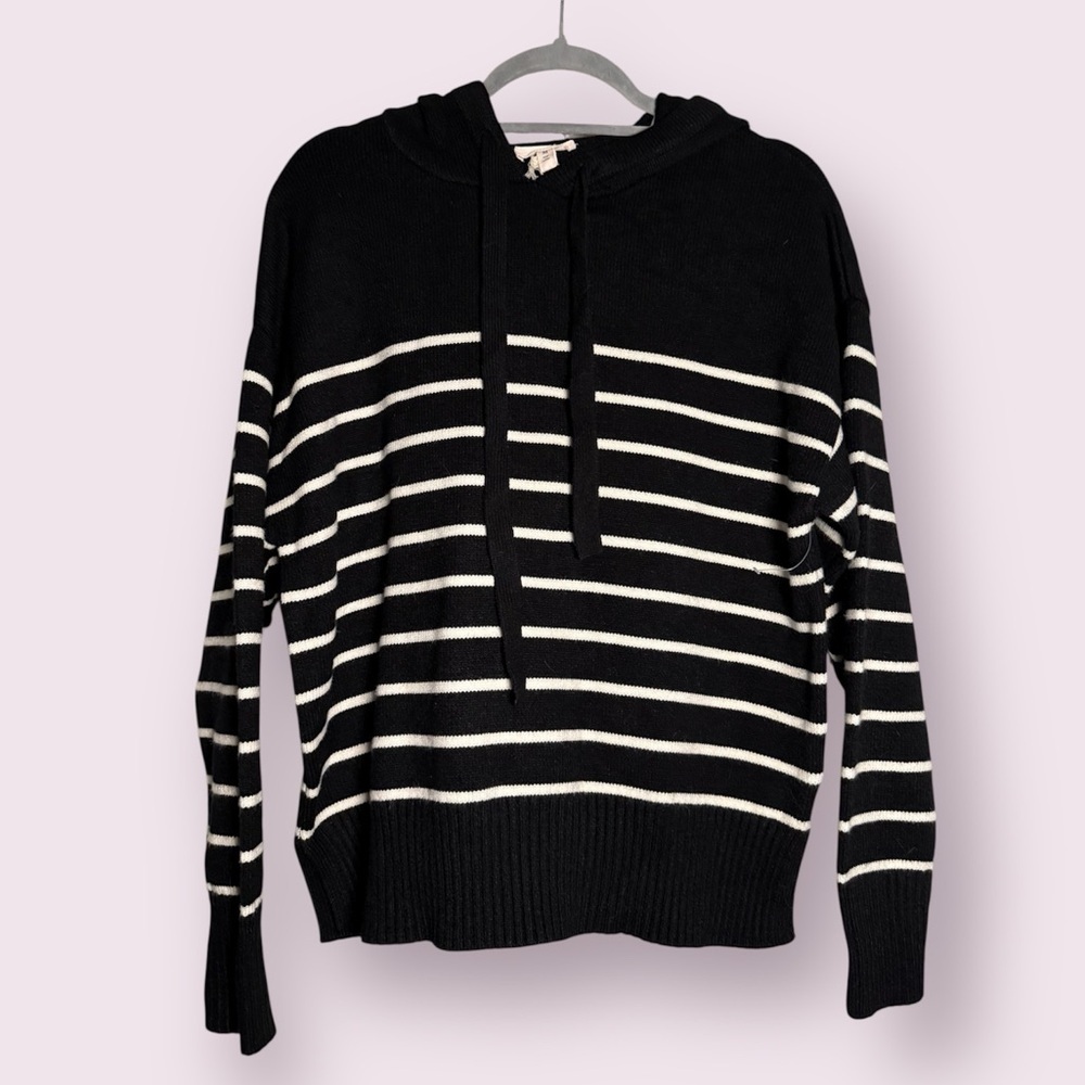 Como Vintage Stripe Hooded Sweater in Jet Black and White Cloud Dancer Size Med